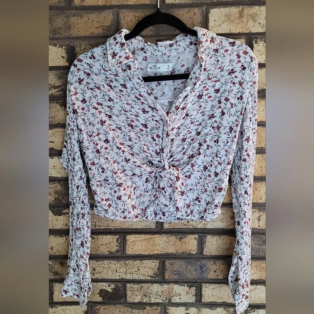 Hollister long sleeve knot crop top